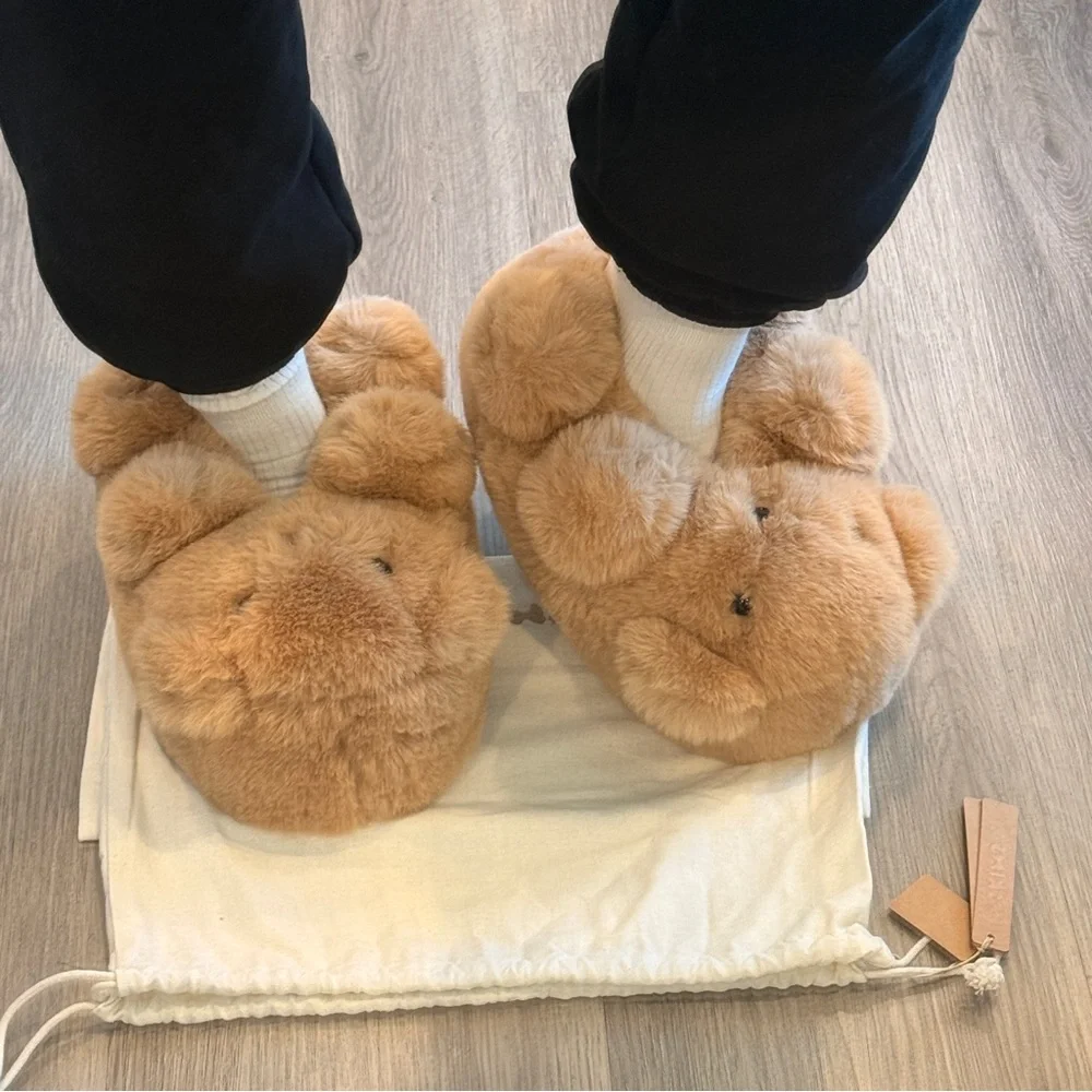 SKIMS Light Brown Teddy Slippers - Picture 4 of 7